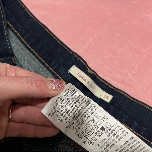 Levi's Size 14 Bootcut Dark Wash Jeans Like New! - Picture 5 of 8